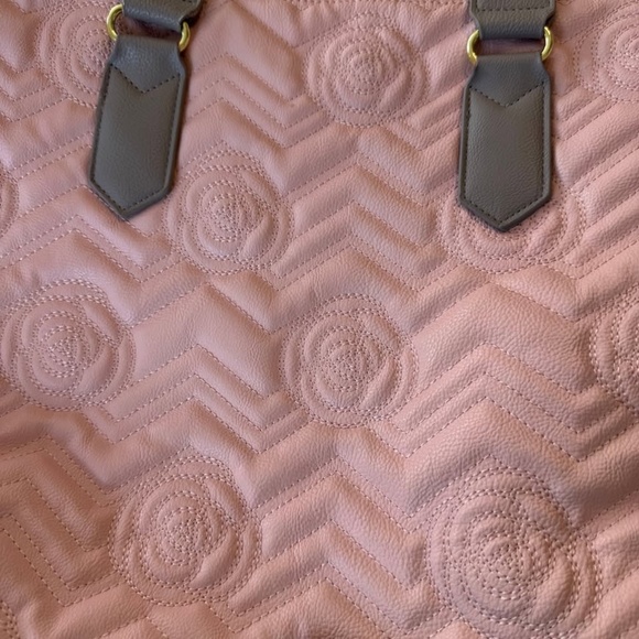 BETSEY JOHNSON Pink & Gray Large Zipper Diaper Bag 16" x 13" x 6" Roses - Picture 4 of 11